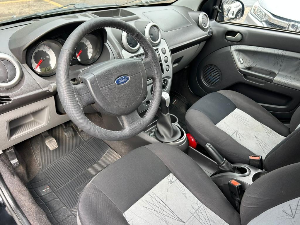 FORD Fiesta Hatch - Foto