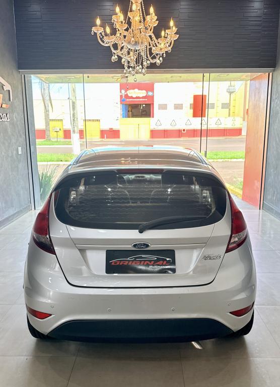 FORD Fiesta Hatch - Foto