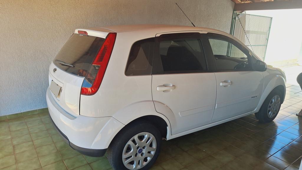 FORD Fiesta Hatch - Foto