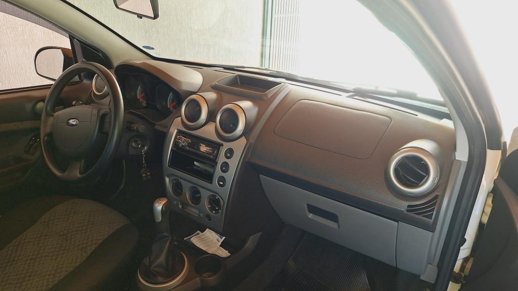 FORD Fiesta Hatch - Foto