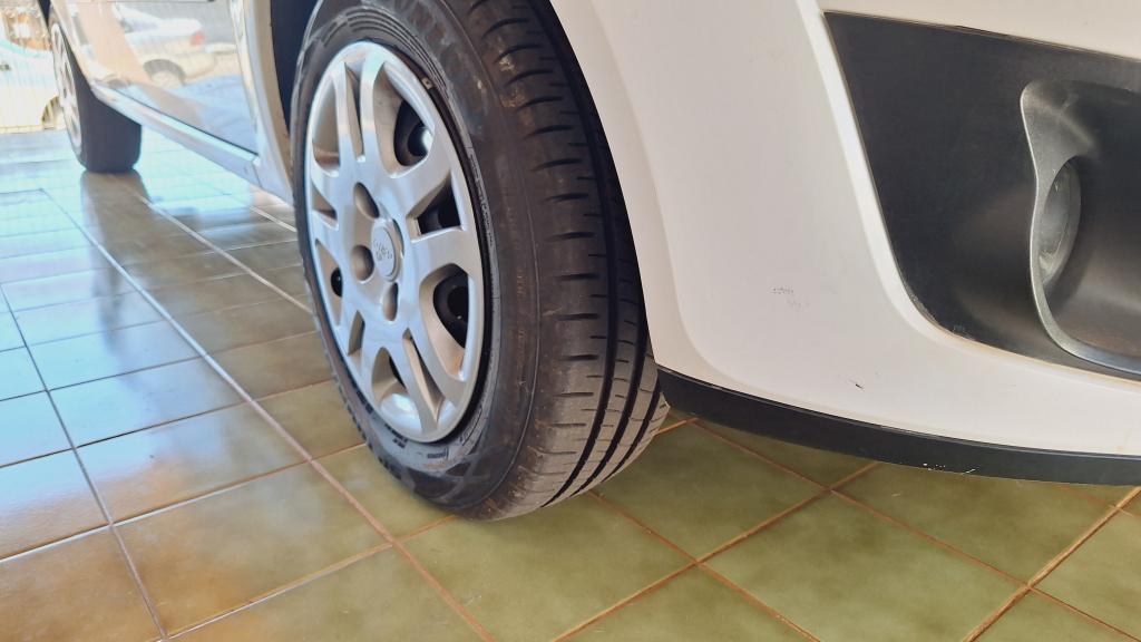 FORD Fiesta Hatch - Foto