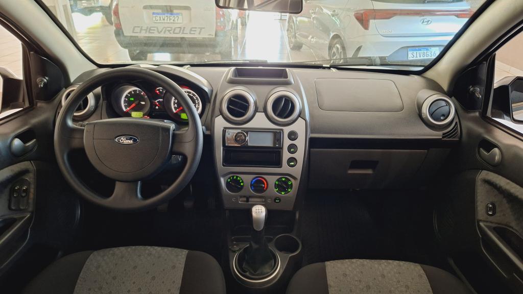 FORD Fiesta Hatch - Foto