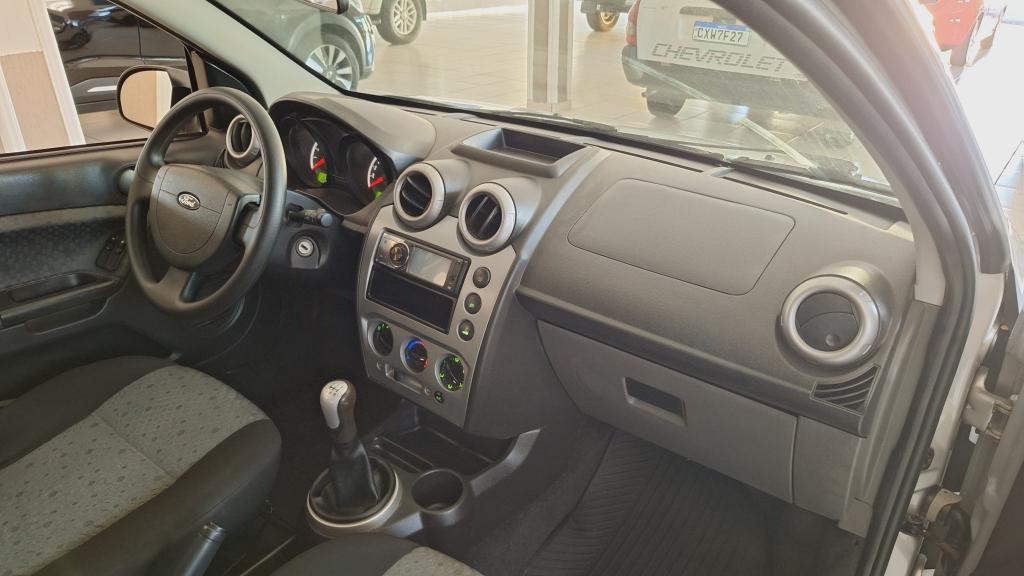 FORD Fiesta Hatch - Foto