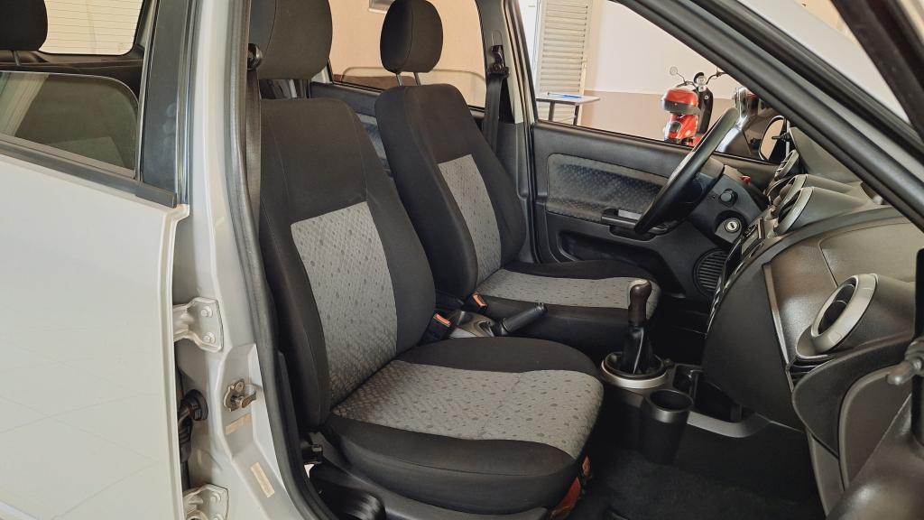 FORD Fiesta Hatch - Foto