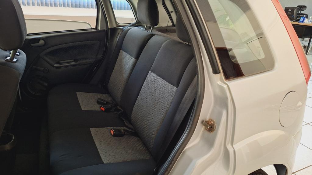 FORD Fiesta Hatch - Foto