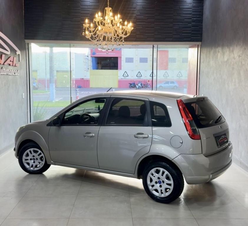 FORD Fiesta Hatch - Foto