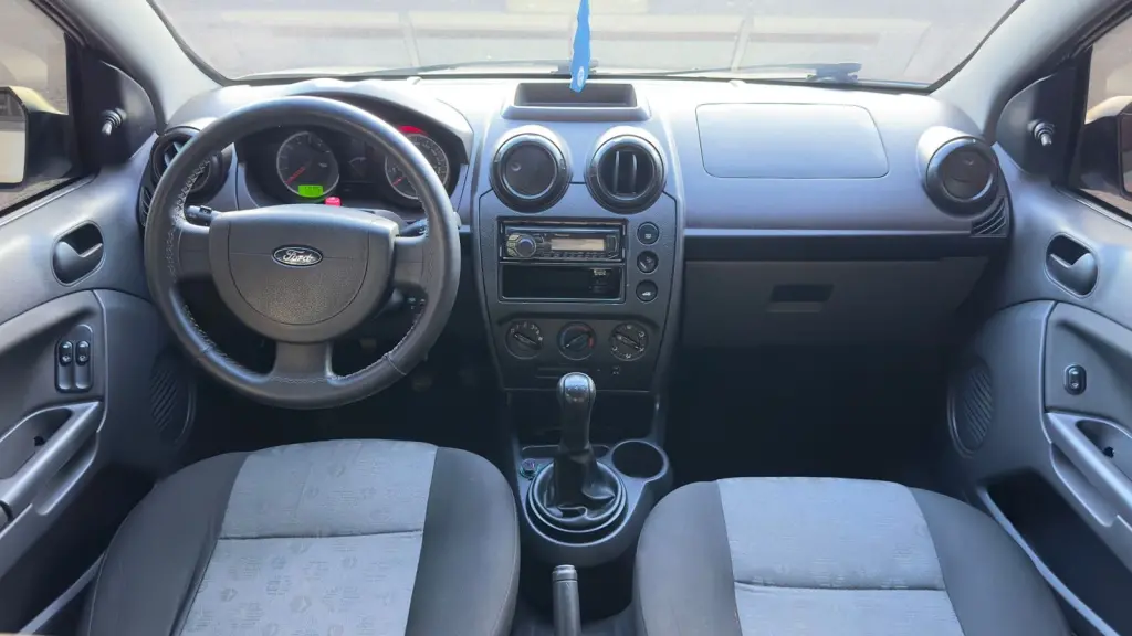 FORD Fiesta Hatch - Foto