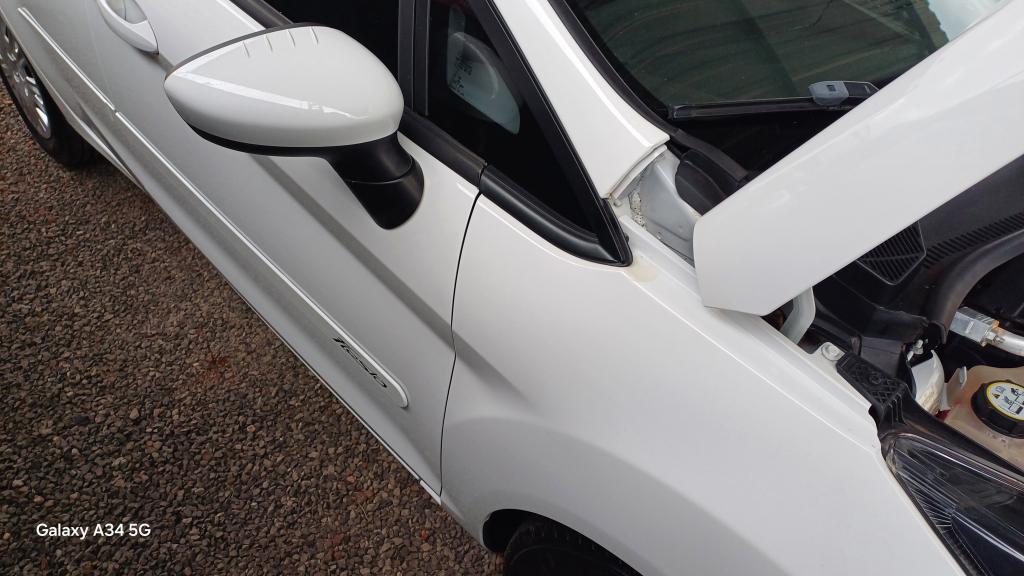 FORD Fiesta Hatch - Foto