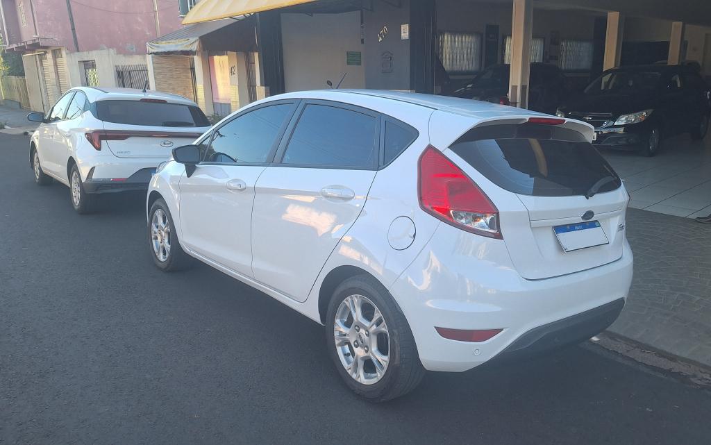 FORD Fiesta Hatch - Foto
