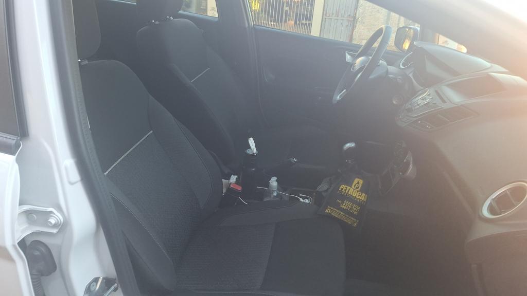 FORD Fiesta Hatch - Foto