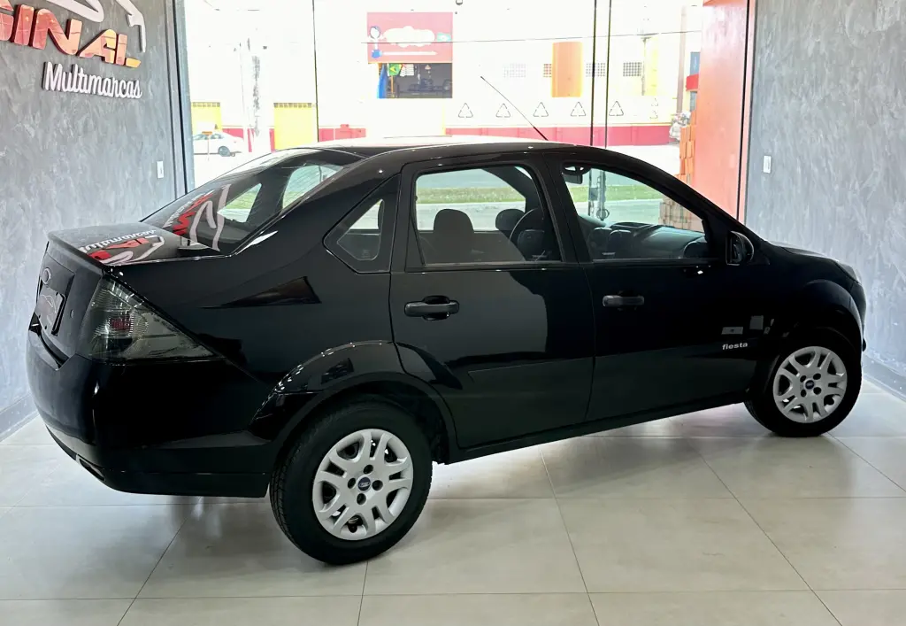 FORD Fiesta Sedan - Foto