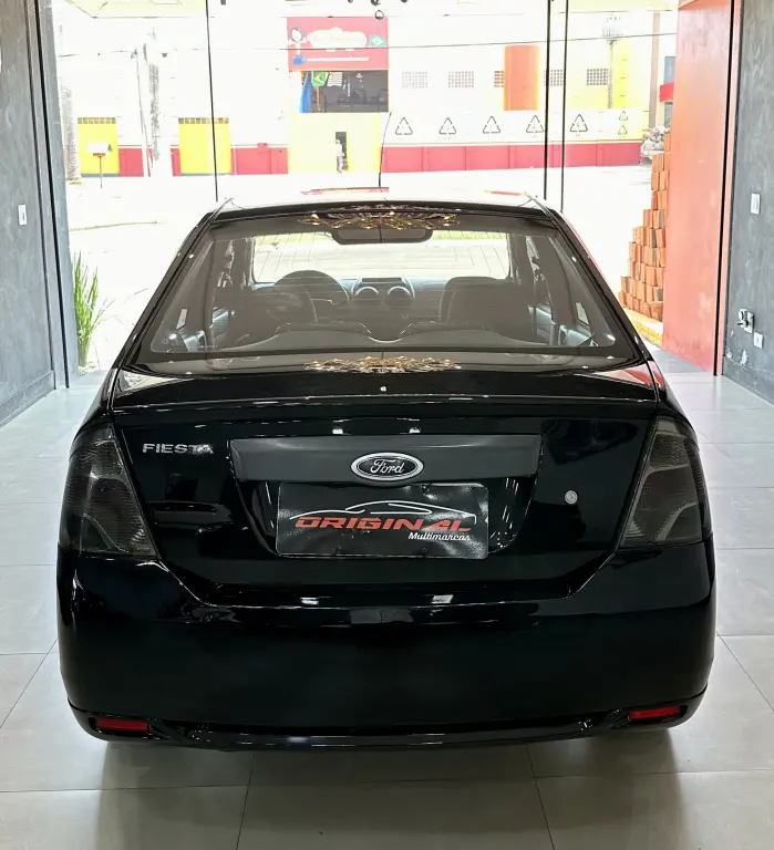 FORD Fiesta Sedan - Foto