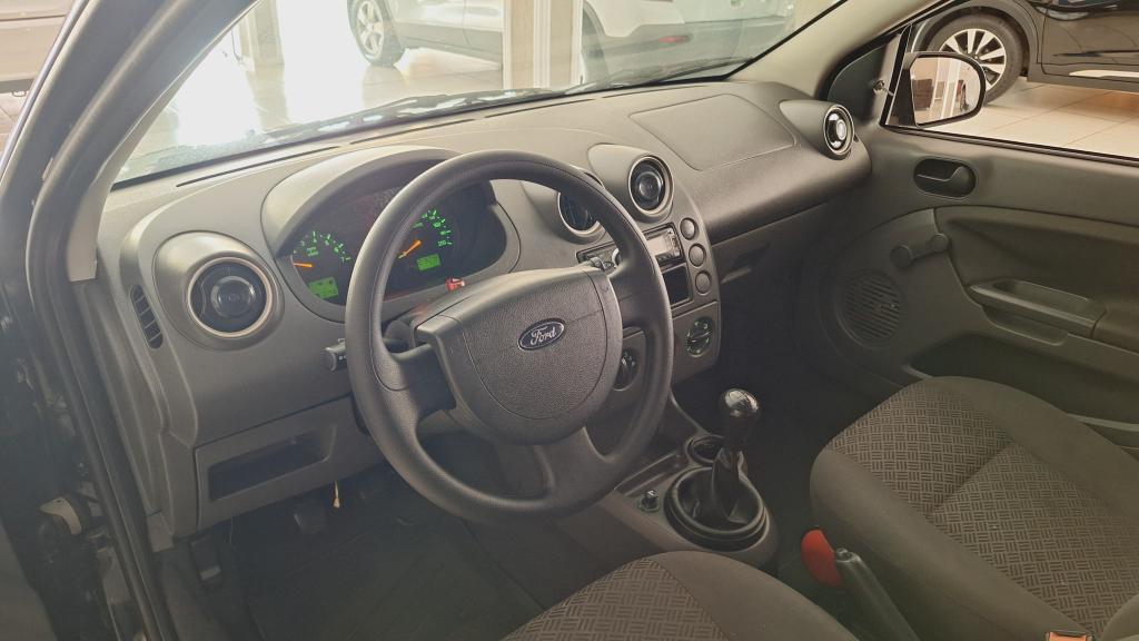 FORD Fiesta Sedan - Foto