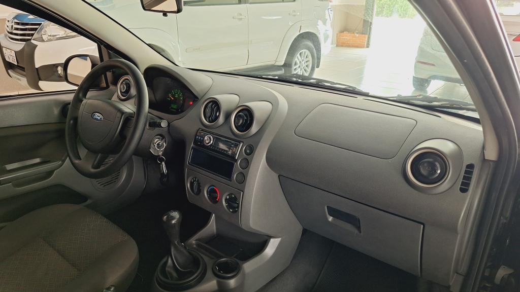 FORD Fiesta Sedan - Foto