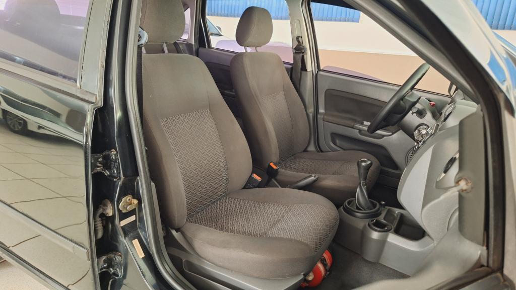 FORD Fiesta Sedan - Foto