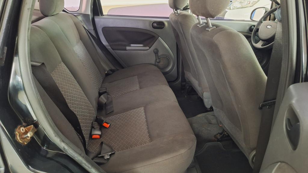 FORD Fiesta Sedan - Foto