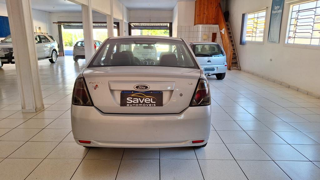 FORD Fiesta Sedan - Foto