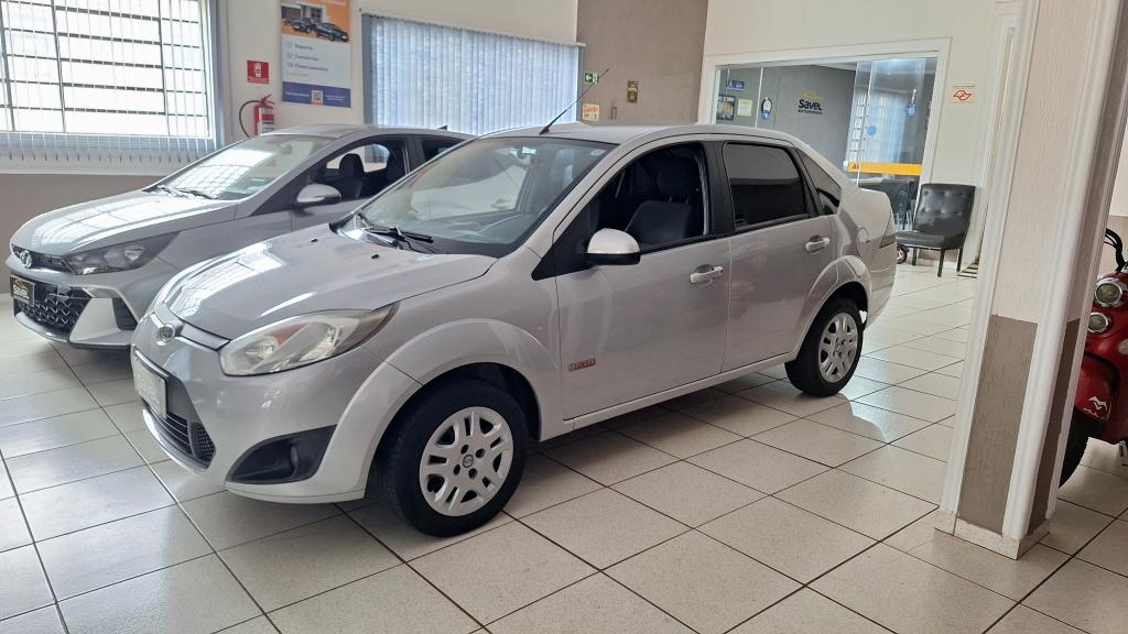 FORD Fiesta Sedan