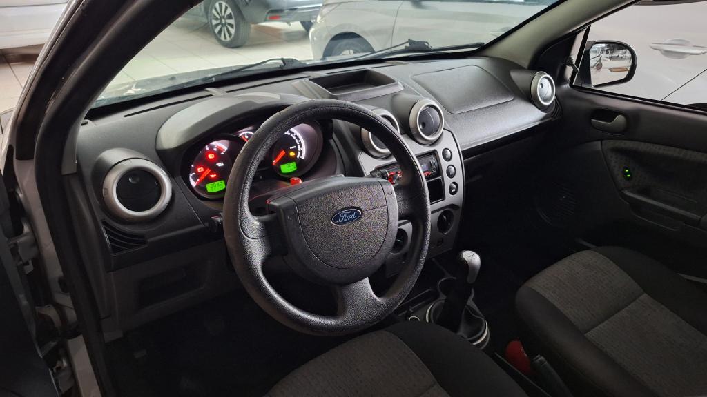 FORD Fiesta Sedan - Foto