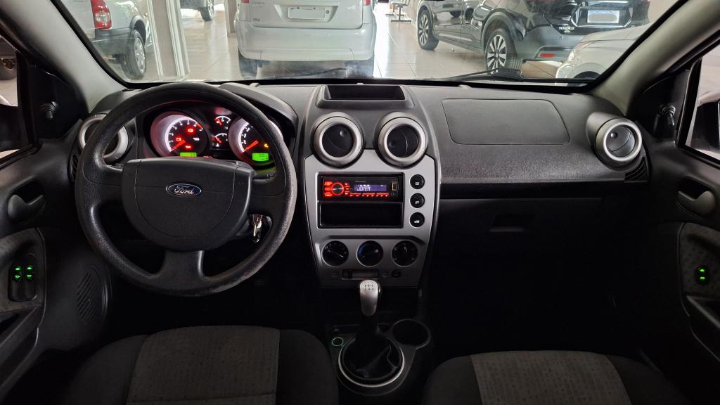 FORD Fiesta Sedan - Foto