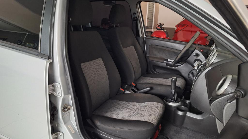 FORD Fiesta Sedan - Foto