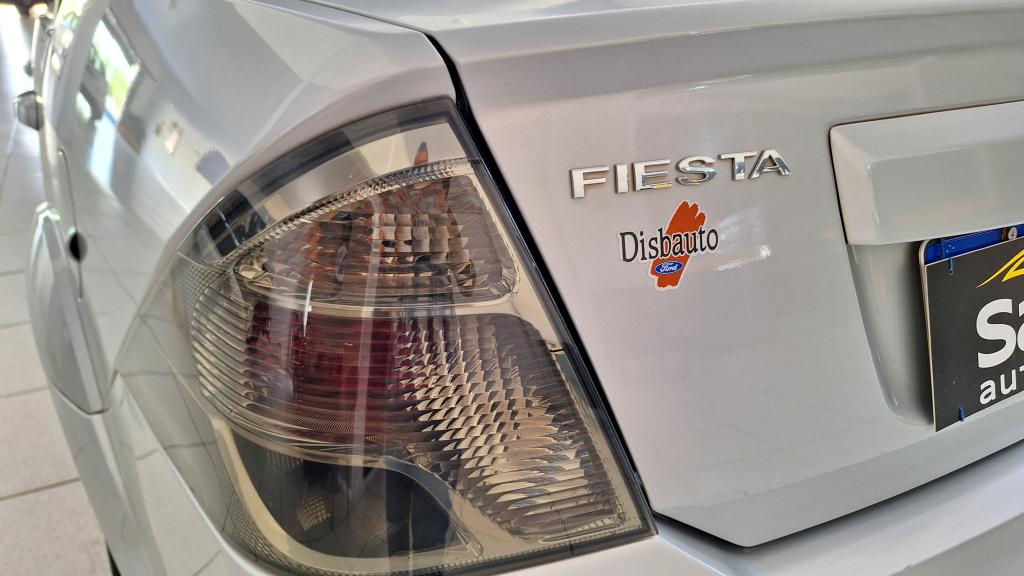 FORD Fiesta Sedan - Foto
