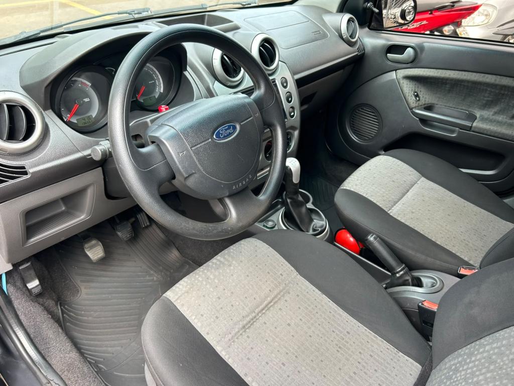 FORD Fiesta Sedan - Foto