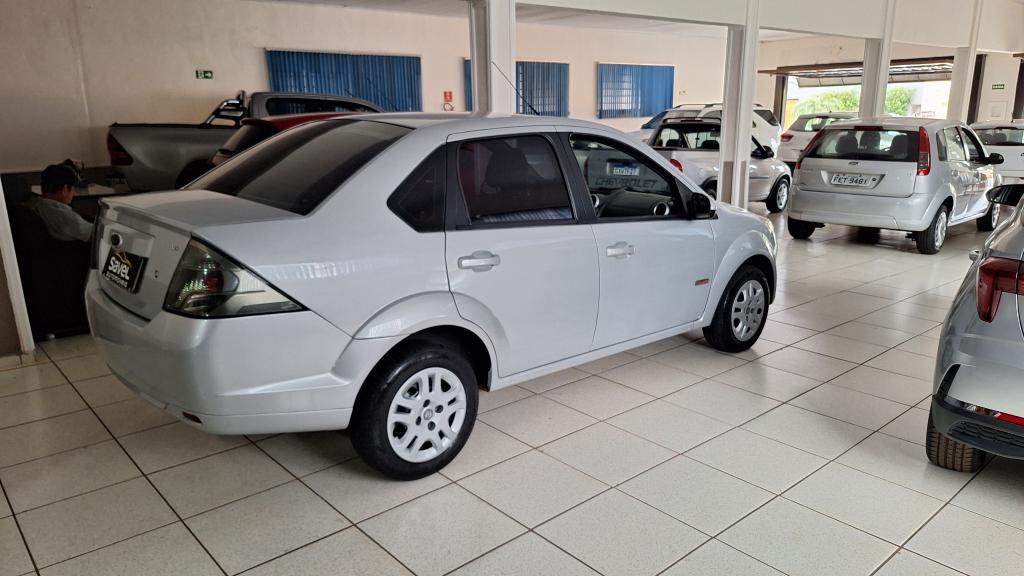 FORD Fiesta Sedan - Foto