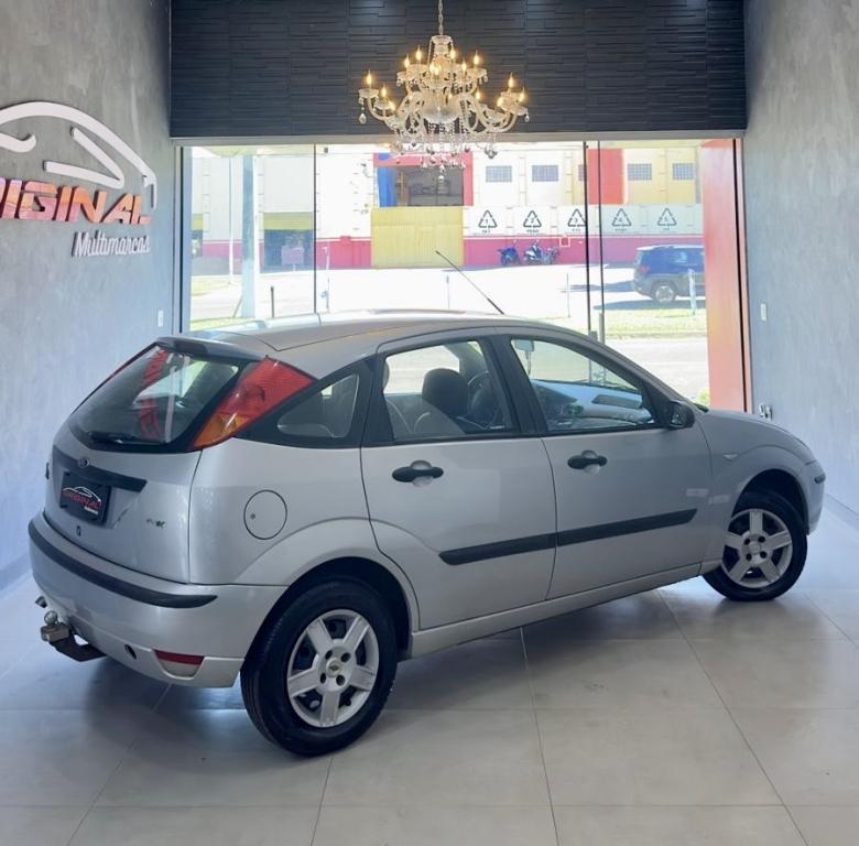 FORD Focus Hatch - Foto