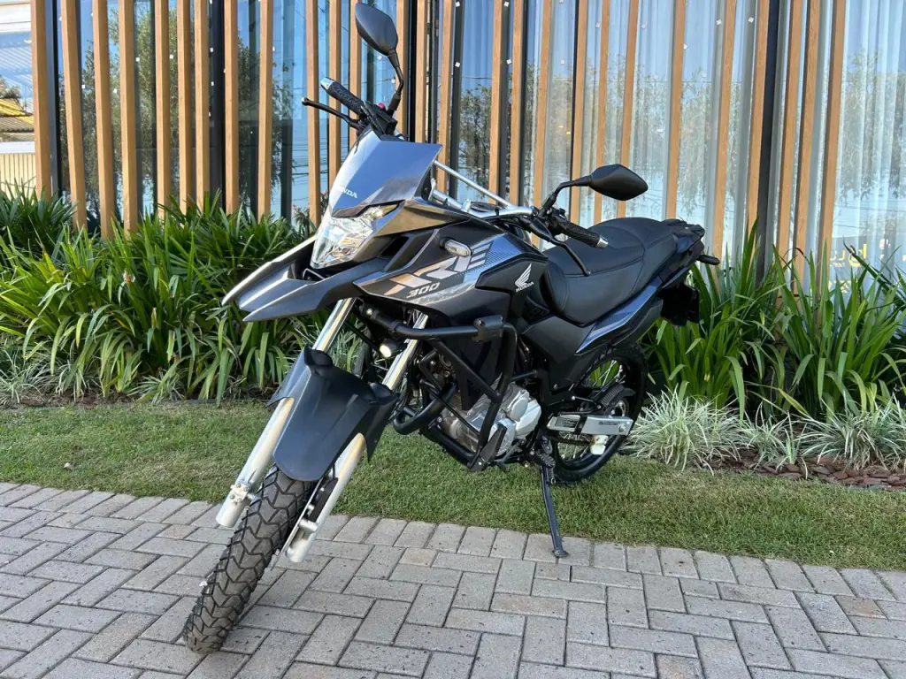 HONDA XRE 300 - Foto