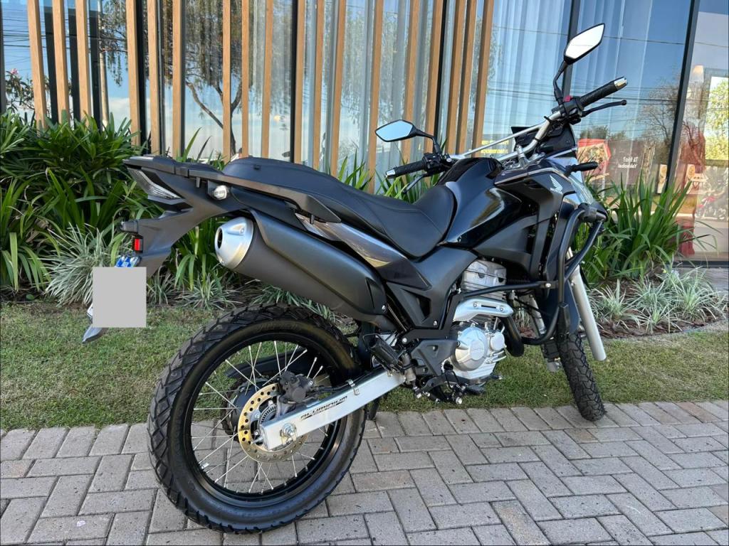 HONDA XRE 300 - Foto