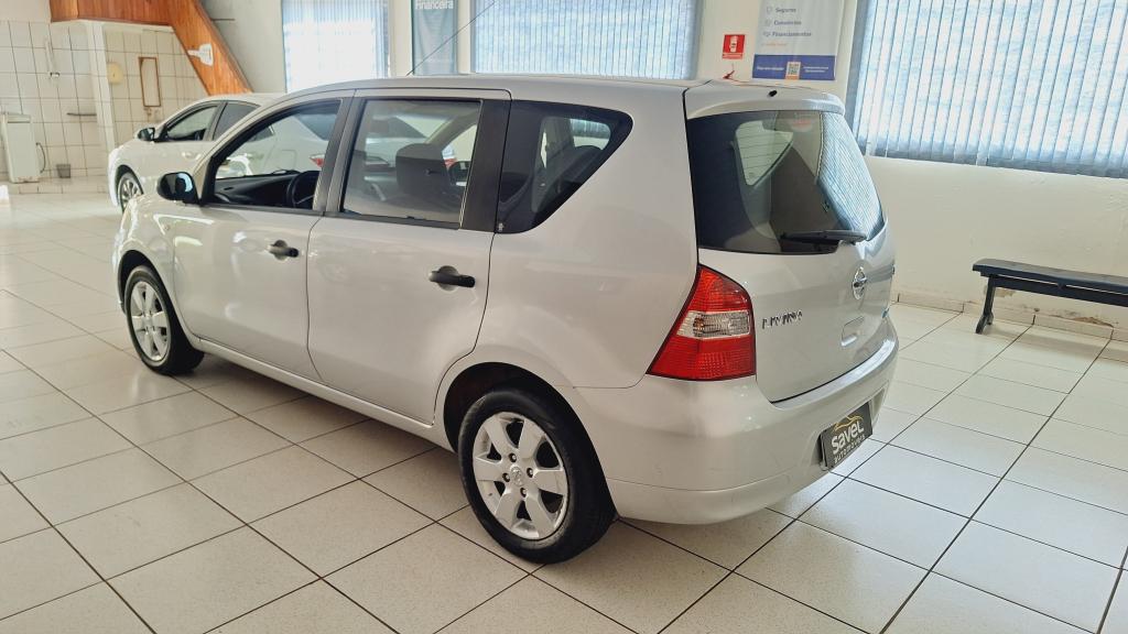 NISSAN Livina - Foto