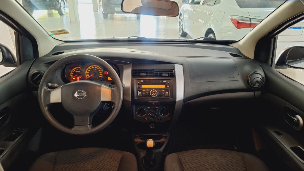 NISSAN Livina - Foto