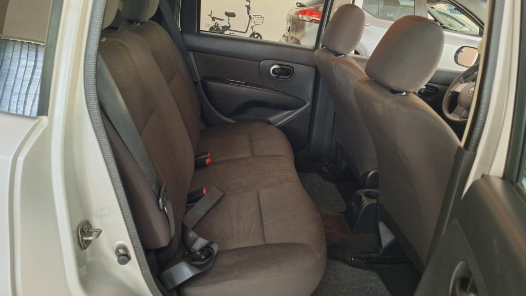 NISSAN Livina - Foto