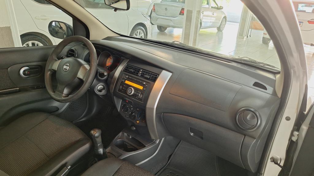 NISSAN Livina - Foto