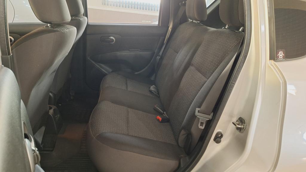 NISSAN Livina - Foto