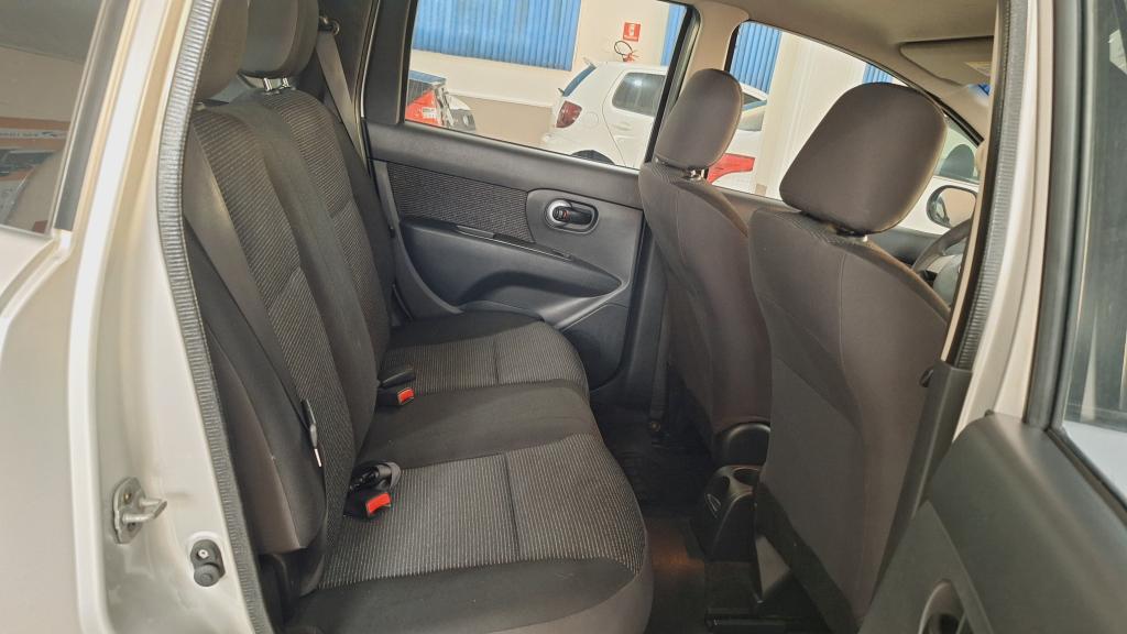 NISSAN Livina - Foto