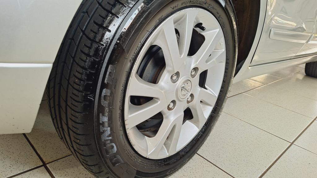 NISSAN Livina - Foto