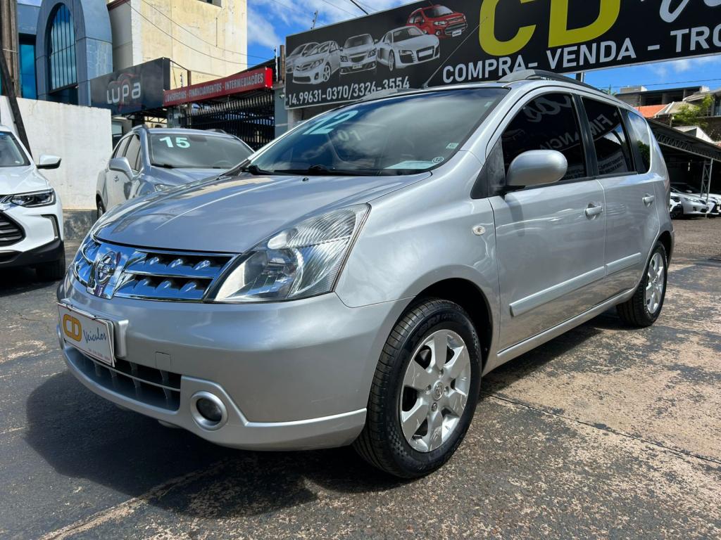 NISSAN Livina - Foto