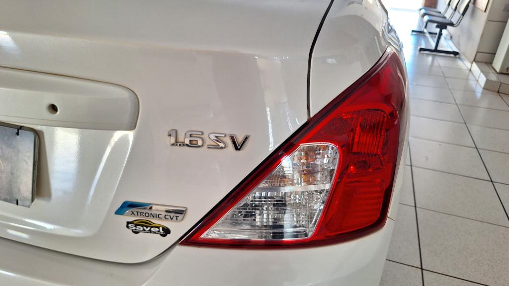 NISSAN Versa Sedan - Foto