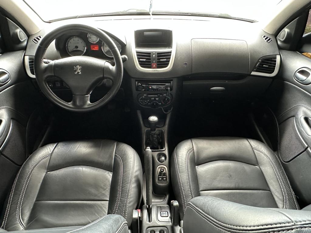 PEUGEOT 207 Hatch - Foto