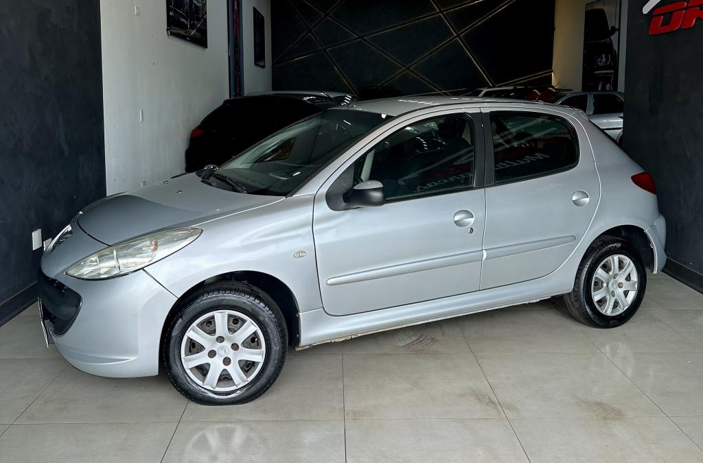 PEUGEOT 207 Hatch - Foto