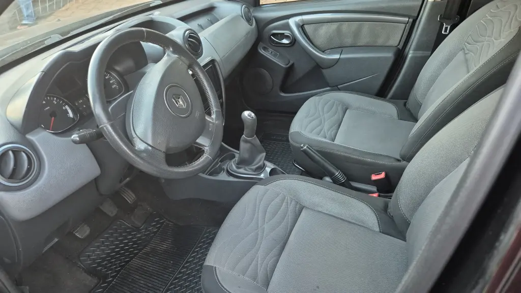 RENAULT Duster - Foto