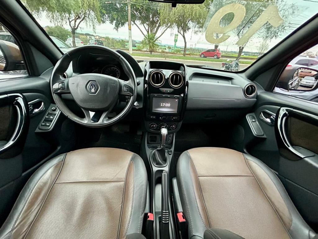 RENAULT Duster - Foto