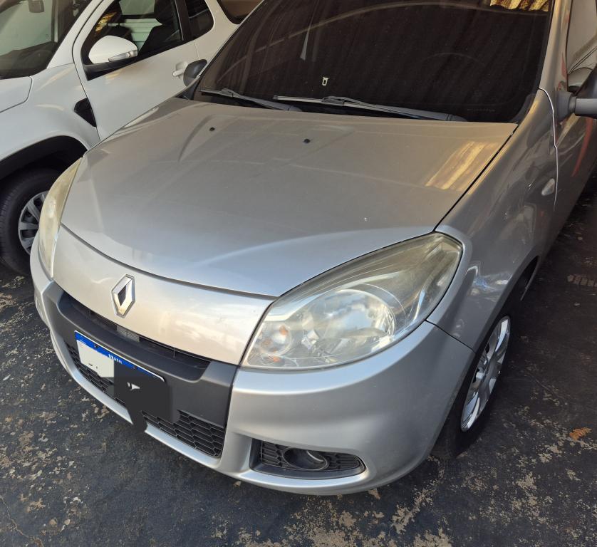 RENAULT Sandero - Foto