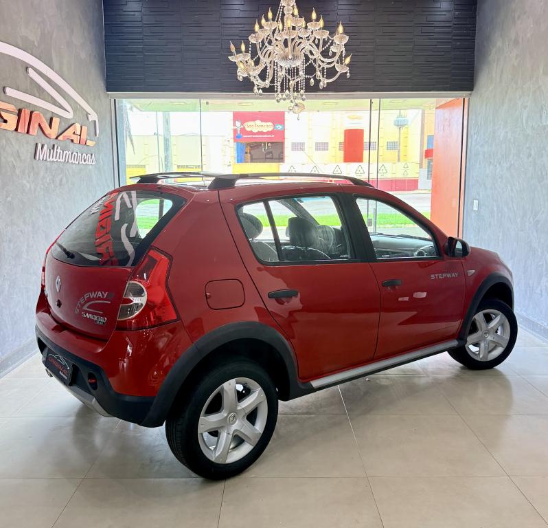 RENAULT Sandero - Foto