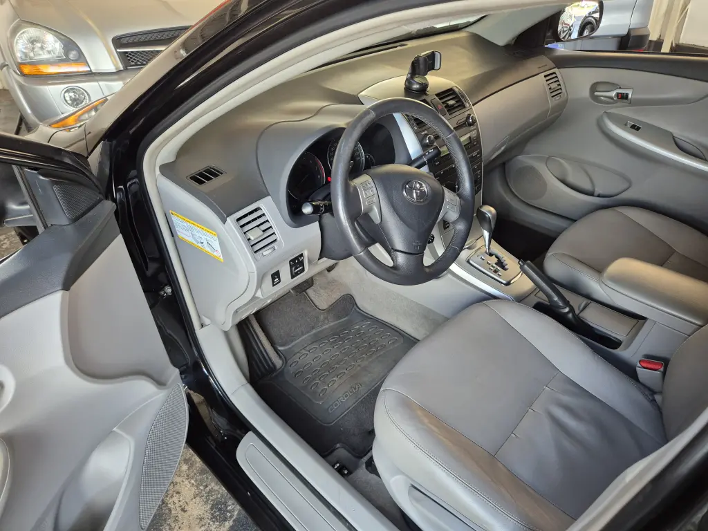 TOYOTA Corolla - Foto
