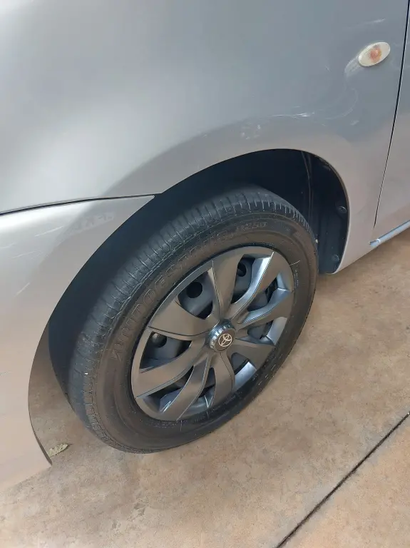 TOYOTA Etios Hatch - Foto