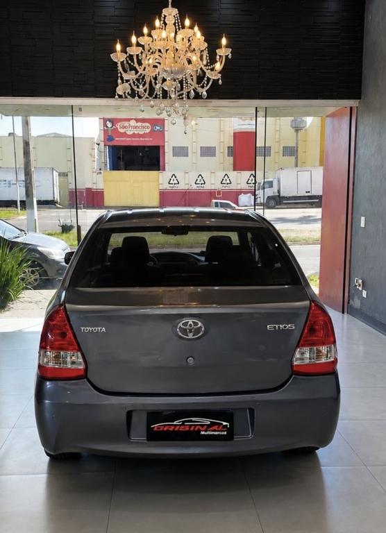 TOYOTA Etios Sedan - Foto