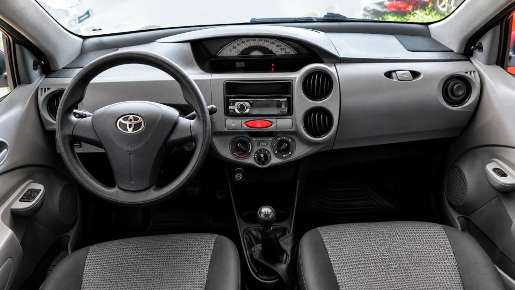 TOYOTA Etios Sedan - Foto